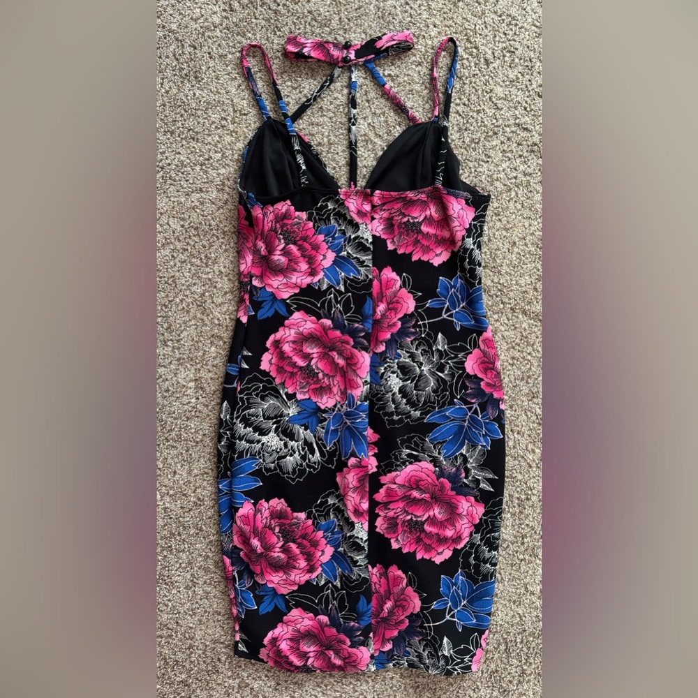 Choker Dress - Picture 3 of 6
